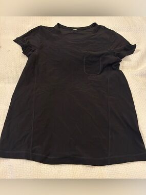 Lululemon Black Short Sleeve Tee one pocket sz 2